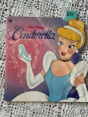 Vintage 1987 Walt Disney's Cinderella Golden Super Shape Book (Paperback)